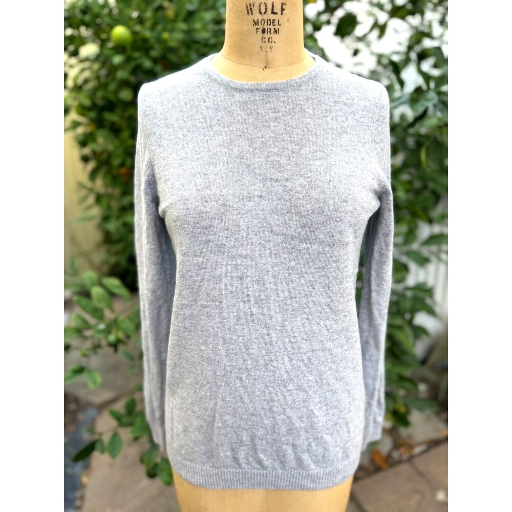 L.L. Bean 100% Cashmere Light Grey Heather Crew Neck Long Sleeve Sweater Size M